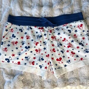 NWOT Mickey and Minnie Mouse Print Shorts size 1x